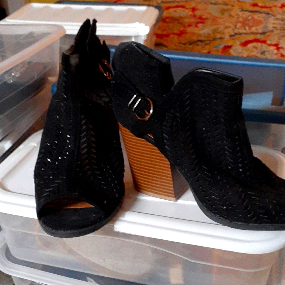 Shoe
